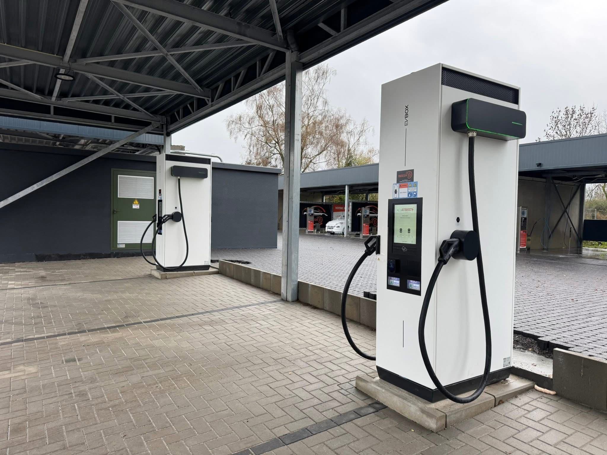 Borne de recharge Car Wash 76